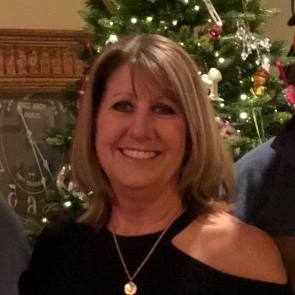 Meet your Posher, Tracy - Picture 1 of 1